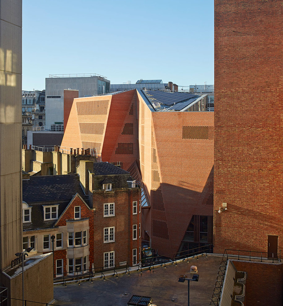 Saw Swee Hock Student Centre - O’Donnell + Tuomey - photo by Dennis Gilbert