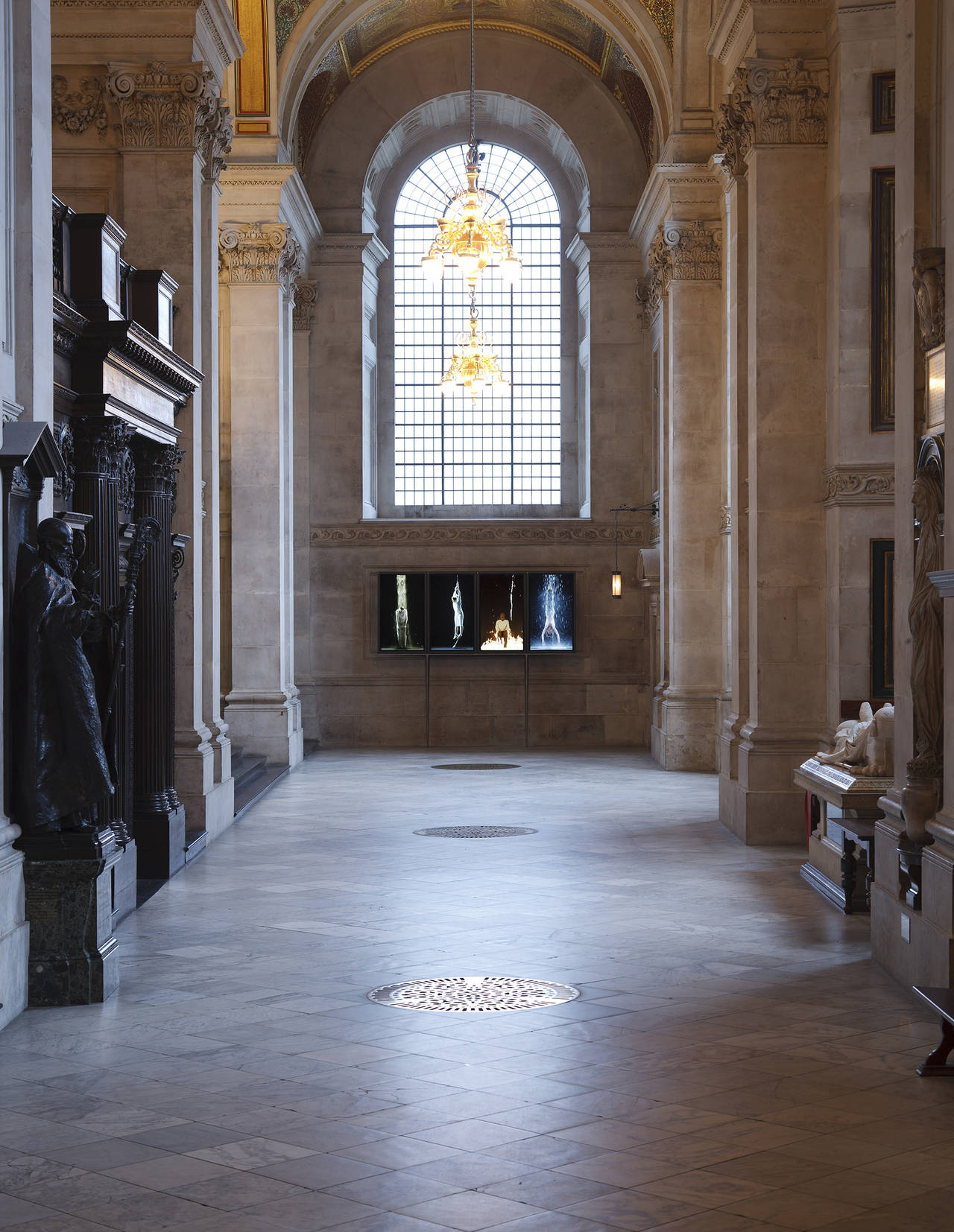L'installazione in St Paul Cathedral, Londra