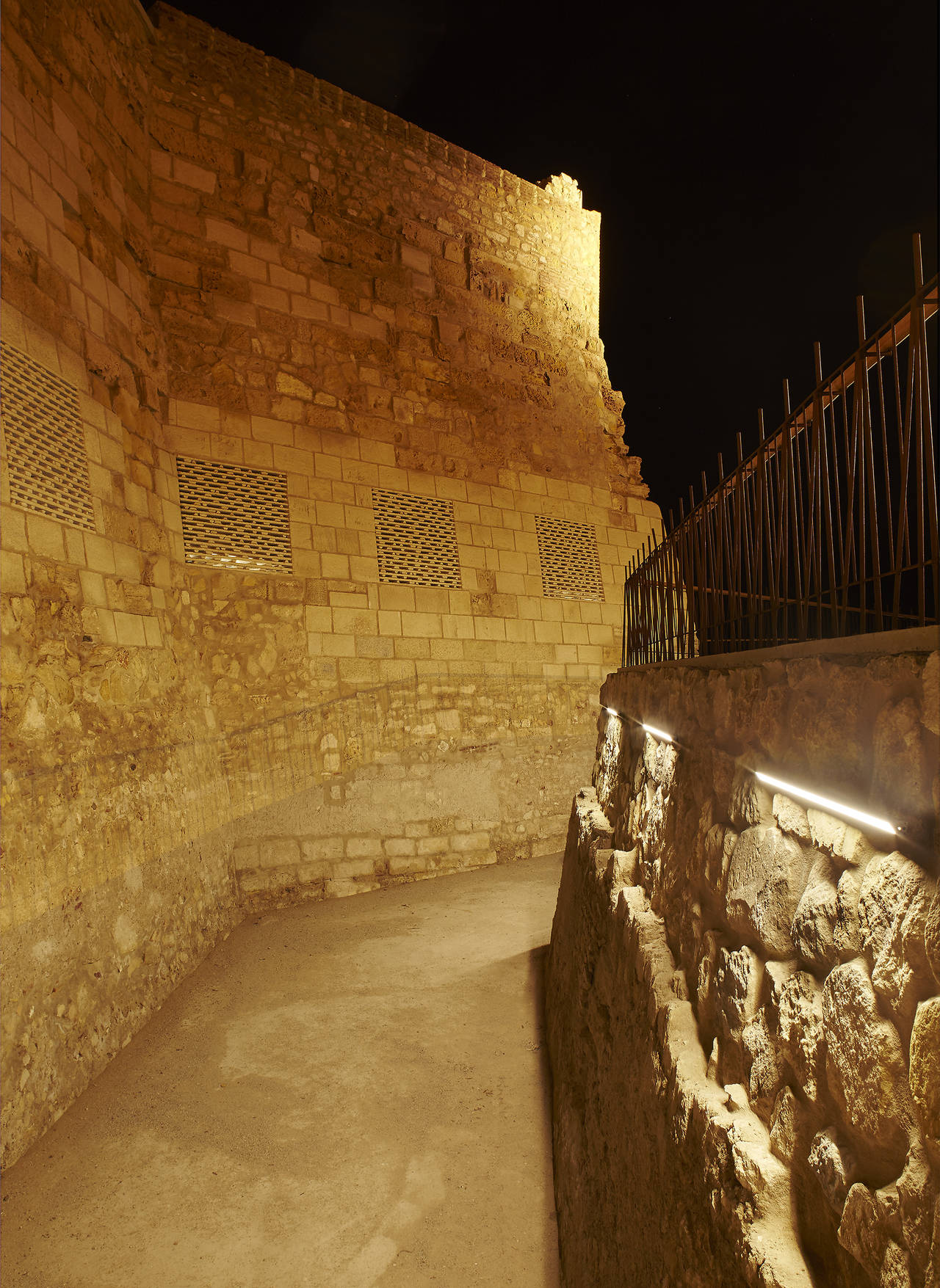 Linea Light per la fortezza di Melilla
