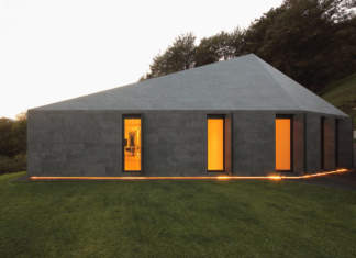 Primo Premio - Sezione Edilizia Residenziale - Jacopo Mascheroni, JM Architecture con Montebar Villa, Medeglia, Canton Ticino (Svizzera)