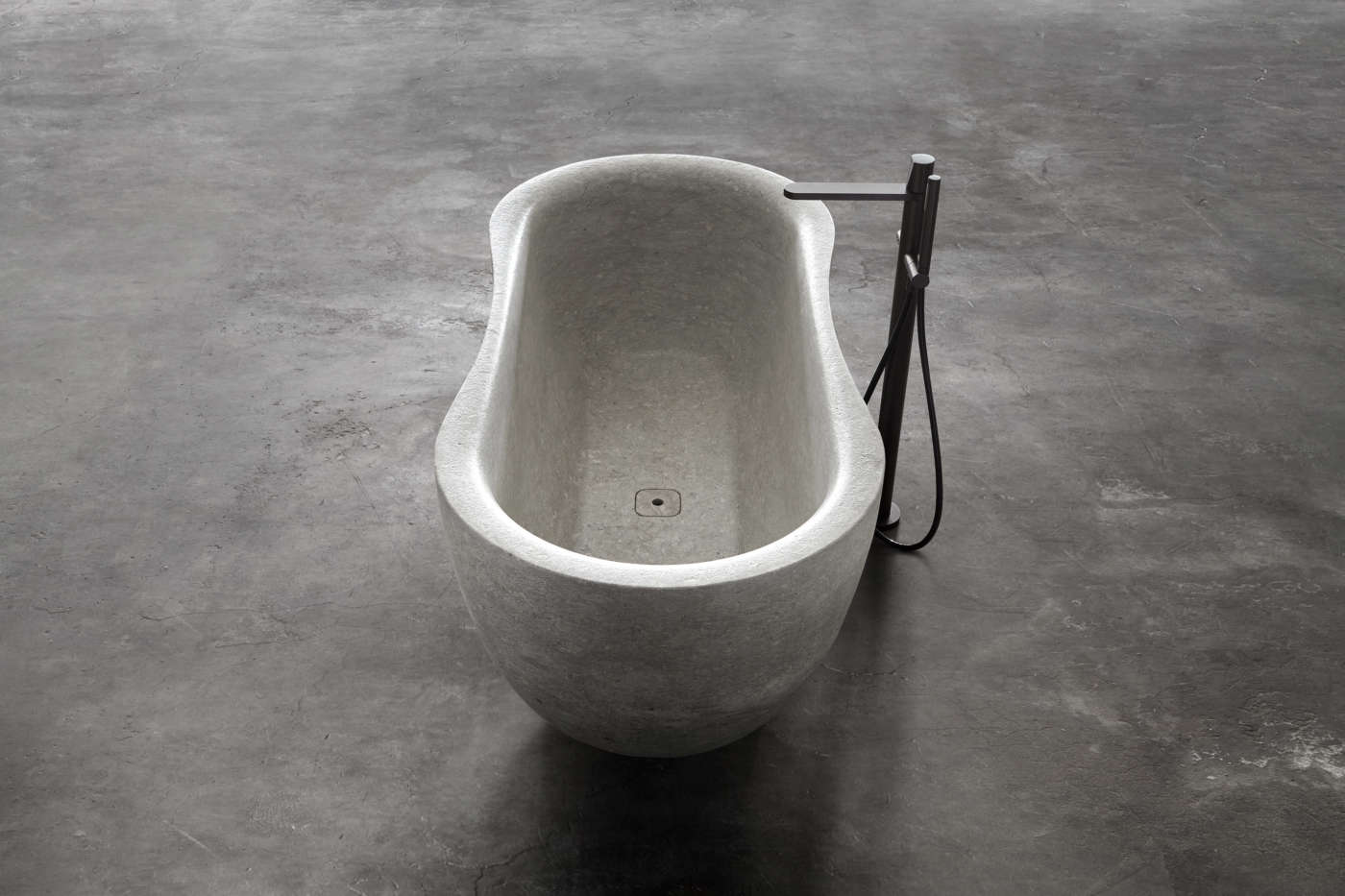 Vasca da bagno in pietra scavata e martellinata stone bathtub -50%
